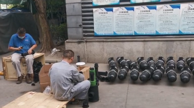 疊片污水處理器，正在裝配